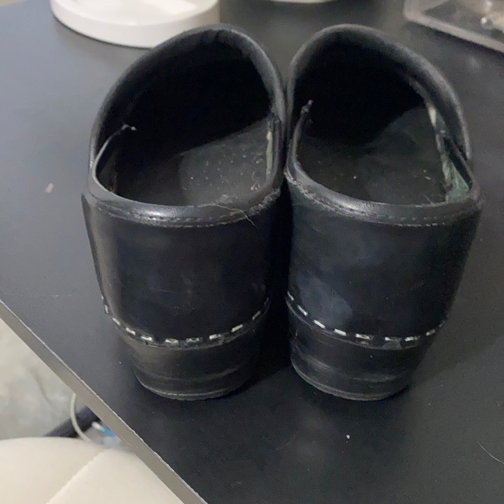 Black sanita clogs